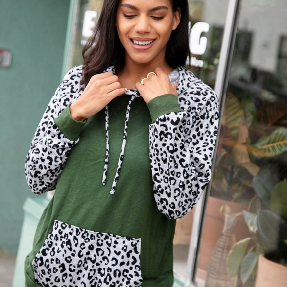 Cashmere Feel Leopard Print Hoodie - Picture 2 of 6